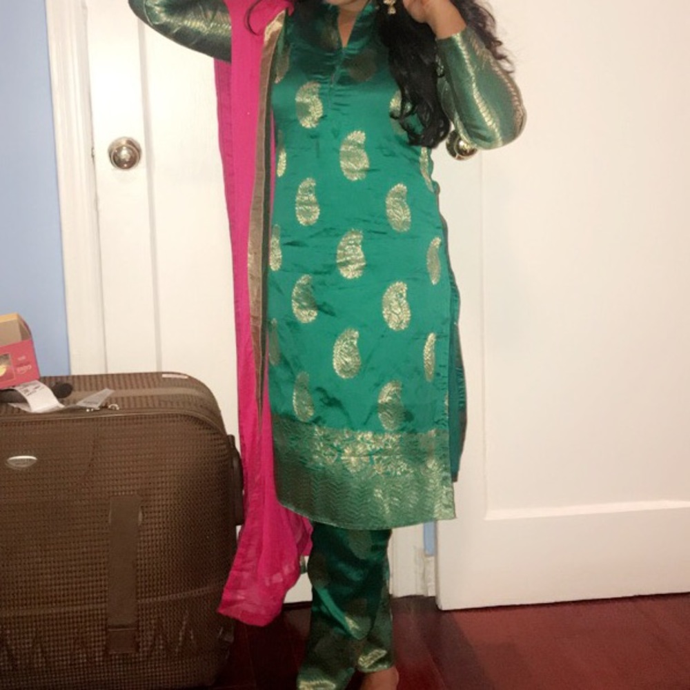 Beautiful dress shalwar kameez - Picture 1 of 2